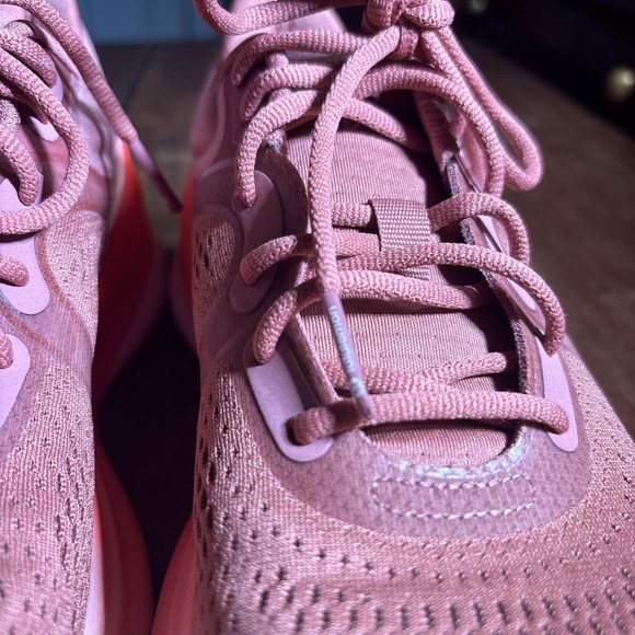 Lululemon Bliss feel Running Shoes Sz 6. Pink EUC - Picture 6 of 9